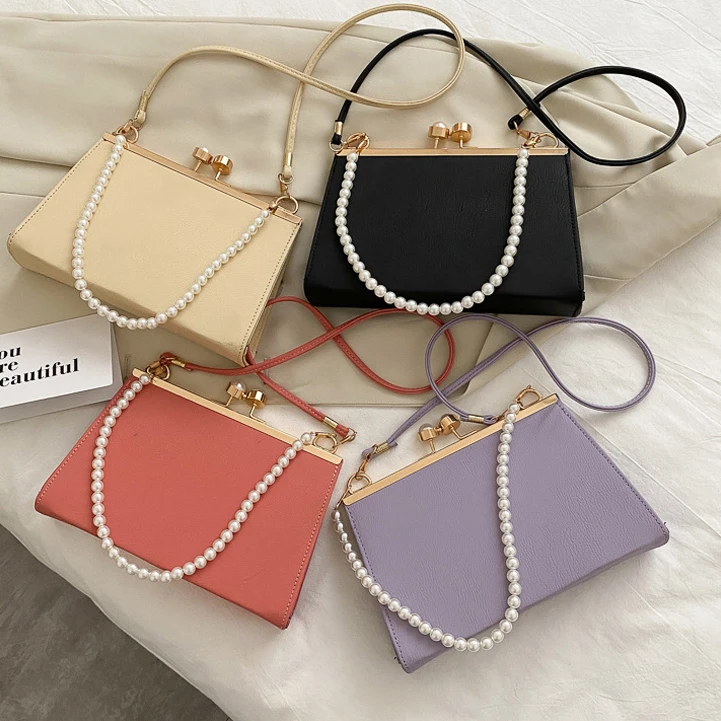 

2021 New Product Retro Leather Small Square Bag Trend Simple Style Female Bag Shoulder Messenger Female Bag, Purple, black, rubber powder, yellow color