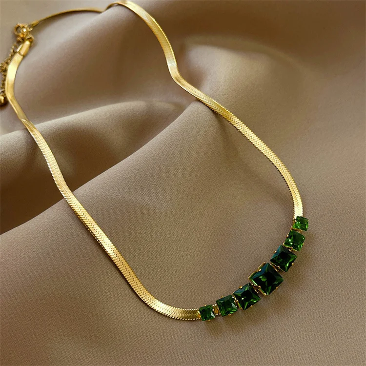 

Wholesale Titanium Steel No Fade Simple Fashion Women Green Zircon Pendant Snake Bone Chain Necklace