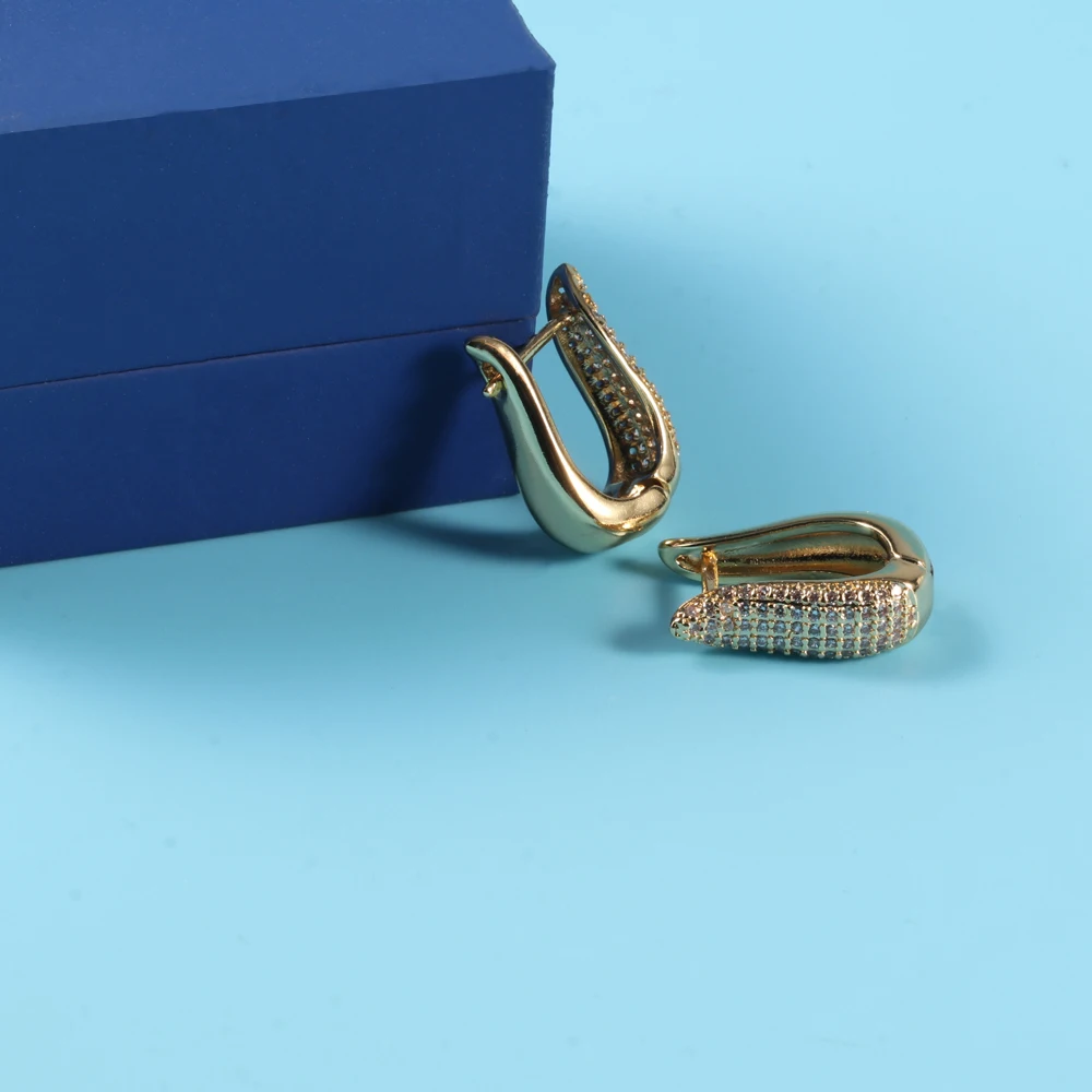 

New Fashion Jewelry Cubic Zircon Brass Small V-Shaped Gold Hoop Earrings