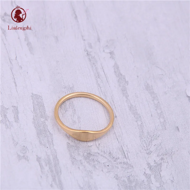 

Custom Minimalist Fashion Gold Plated Stainless Steel Signet Ring Women Popular Jewelry Smooth Blank Signet Rings