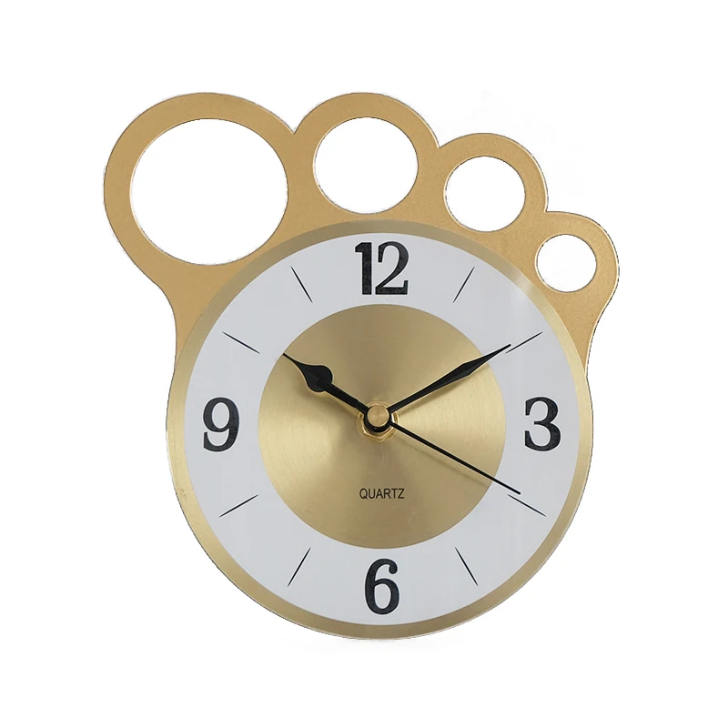 

2021 European Vintage Metal Table Clock living room retro funny cool desk clock creative desktop live finger clock, Gold