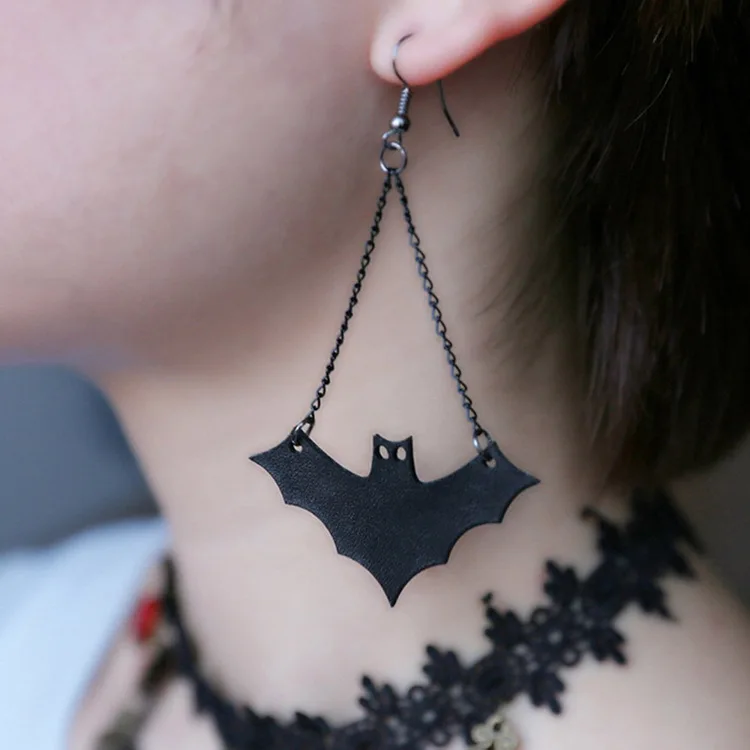 

New Halloween Jewelry Black Bat quirky earrings Ladies long earrings Retro Fashion chain link earrings