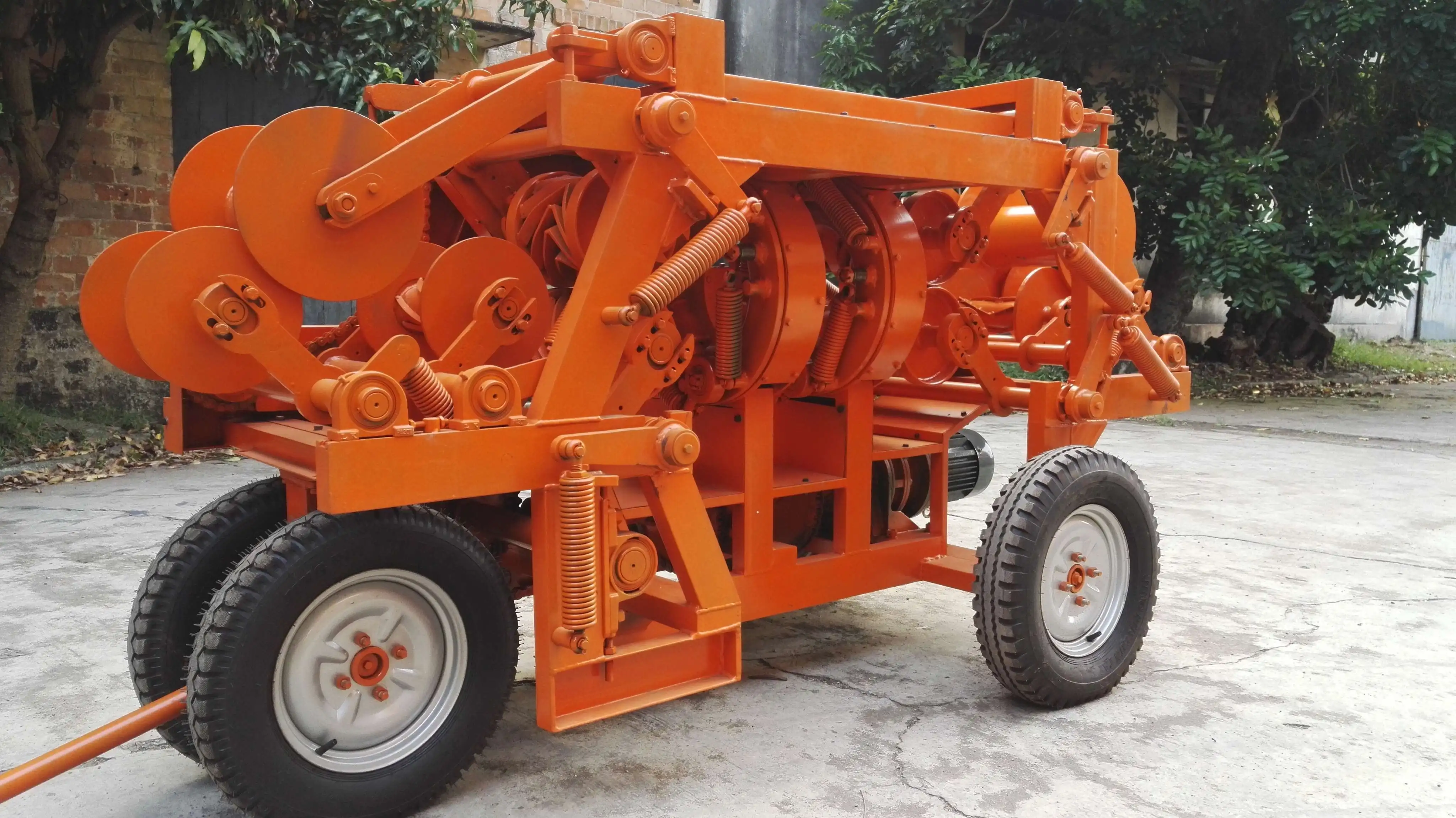 Mobile Log Debarker Portable Debarker Chainsaw Wood Debarking Machine