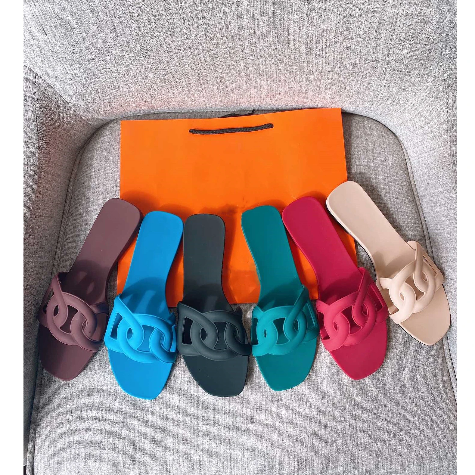 

The Latest Luxury Wholesale Outdoor Beach Jelly Shoes Sandals Flip-Flops Slippers, Picture shows