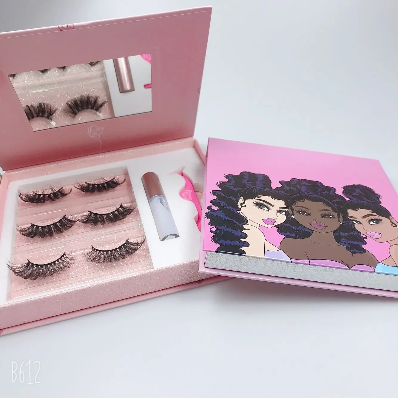 

Eyelashes customized box private label Luxury mink lash3d 5d lash vendors super fluffy 25mm 28mm 30mm mink lashes with case