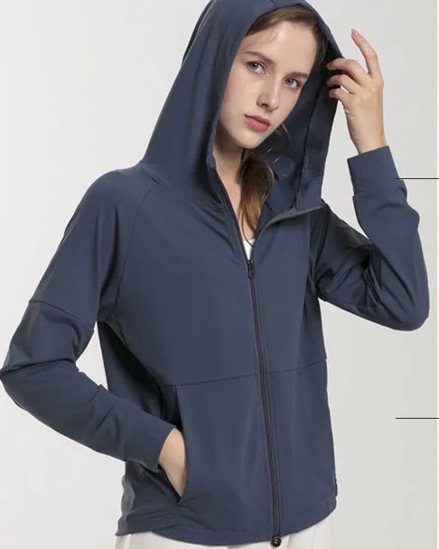 

Cool style cheap slim fit women sport jacket fitness quick dry workout zipper with hood yoga jacket for women, Customized colors