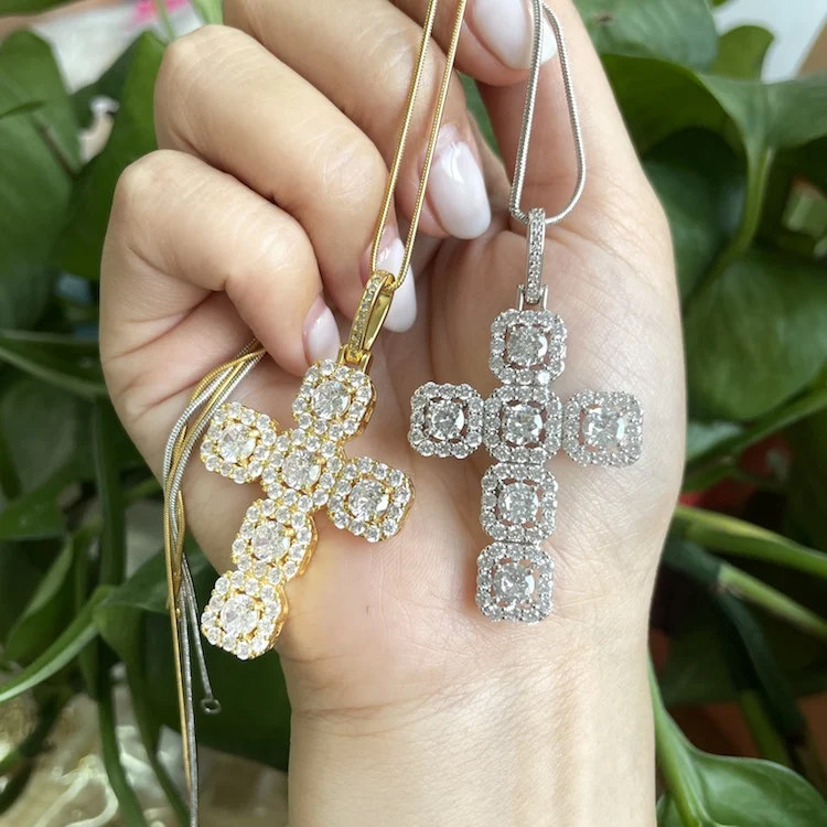 

Fashion Hip Hop 18k Gold Silver Diamond Iced Out Cross Pendant Mens Women Lucky Charms Necklace, Picture shows
