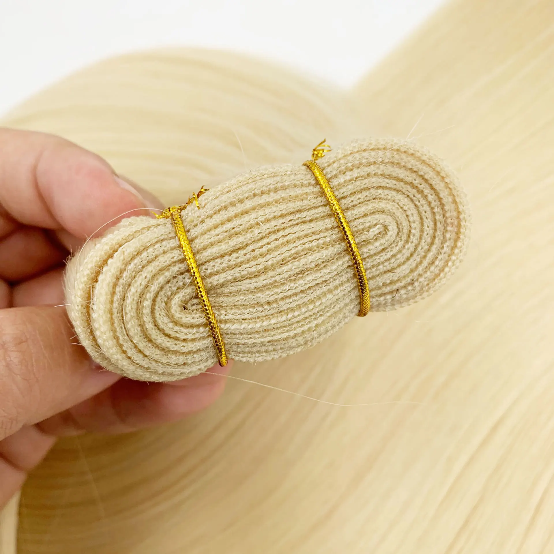 

Wholesale 8inches To 28inches 613 Human Brazilian Hair Bundles Straight Hair Cuticle Aligned Machine Double Weft Hair Extension