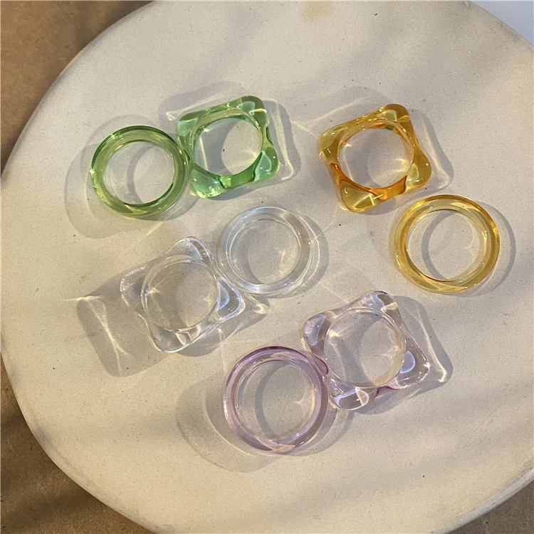 

4 Colors Clear Plastic Statement Chunky Acrylic Rings Set Transparent Geometric Square Round 2pcs Resin Rings, Picture shows