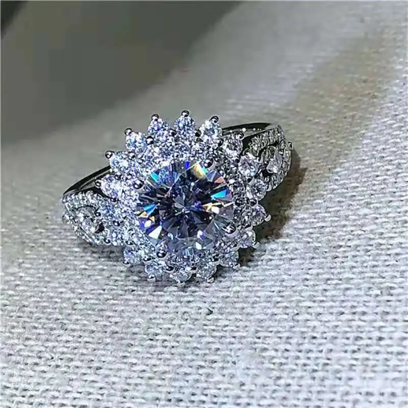 

Exquisite luxury crystal princess ring cubic zirconia ring wedding ladies ring