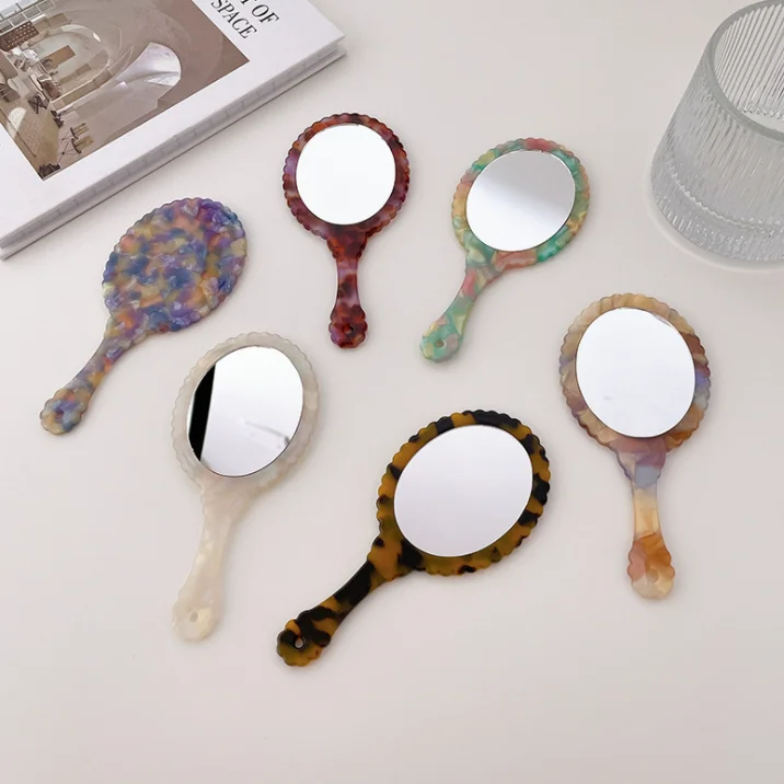 

Retro Fashion Tortoiseshell Geometric Mirror Portable Makeup Round Mirror With Handle Small Makeup Mirror, Picture