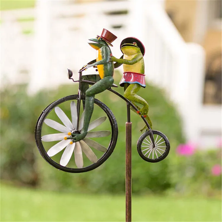 

Vintage Bicycle Wind Spinner Metal Stake Frog Ride Motorcycle Windmill Decoration Yard Frog Bike Decor for Home Garden