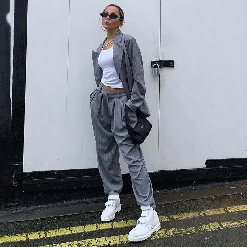 

Stylish loose-fitting grey striped suit trousers straight leg trousers, Picture