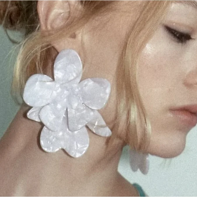 

2023 New Design ZA Acetate Flower Earrings for Women Big Resin white Flowers Statement Trendy Acrylic Floral Earrings Jewelry