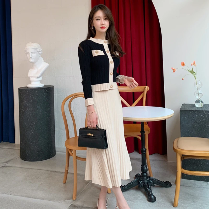 

2020 winter New fashionable women clothing knitted cardigan top and sweater pleated skirt winter two piece set, Black