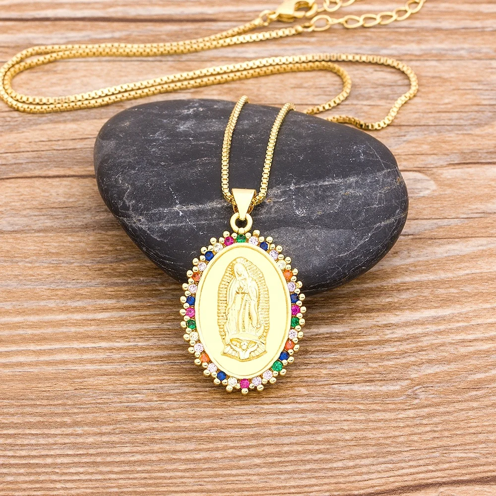 

2021 Hot Rainbow Virgin Mary Pendant Necklace Female Gold Crystal Virgin of Guadalupe Necklace Copper Cubic Zircon Jewelry Lady