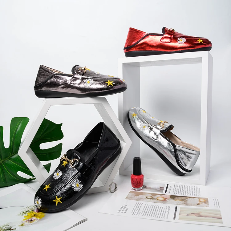 

Fashionable Trendy Colorful Popular Embroidered Comfortable Ladies Leisure Shoes, 4 colors