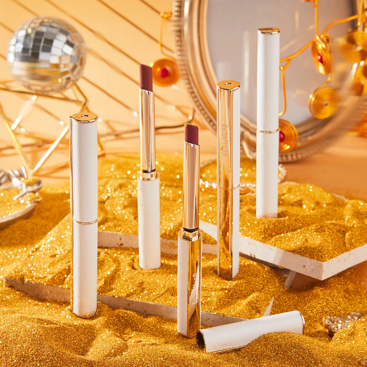 

Wholesale luxury gilt velvet pure white leather thin tube moisturizing color lipstick, Available in seven colors