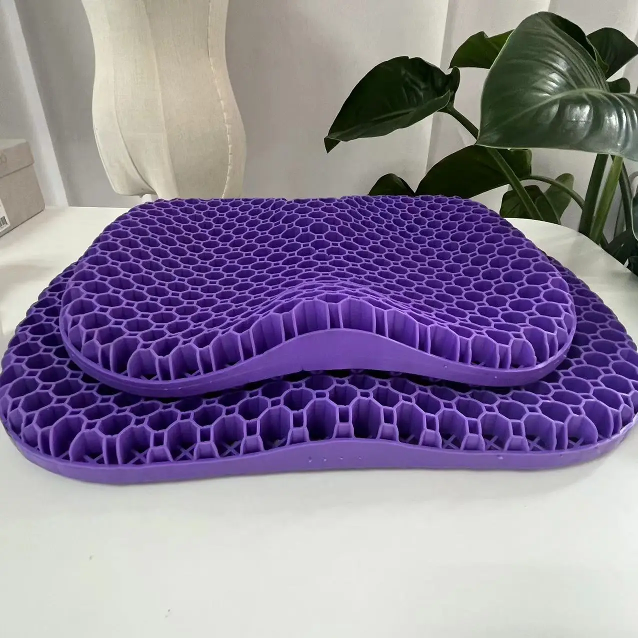 39*32*5cm Comfortable Office Chair Gel Seat Cushion Gel Cushion with Breathable Anti-slip Cover Made of TPE Material