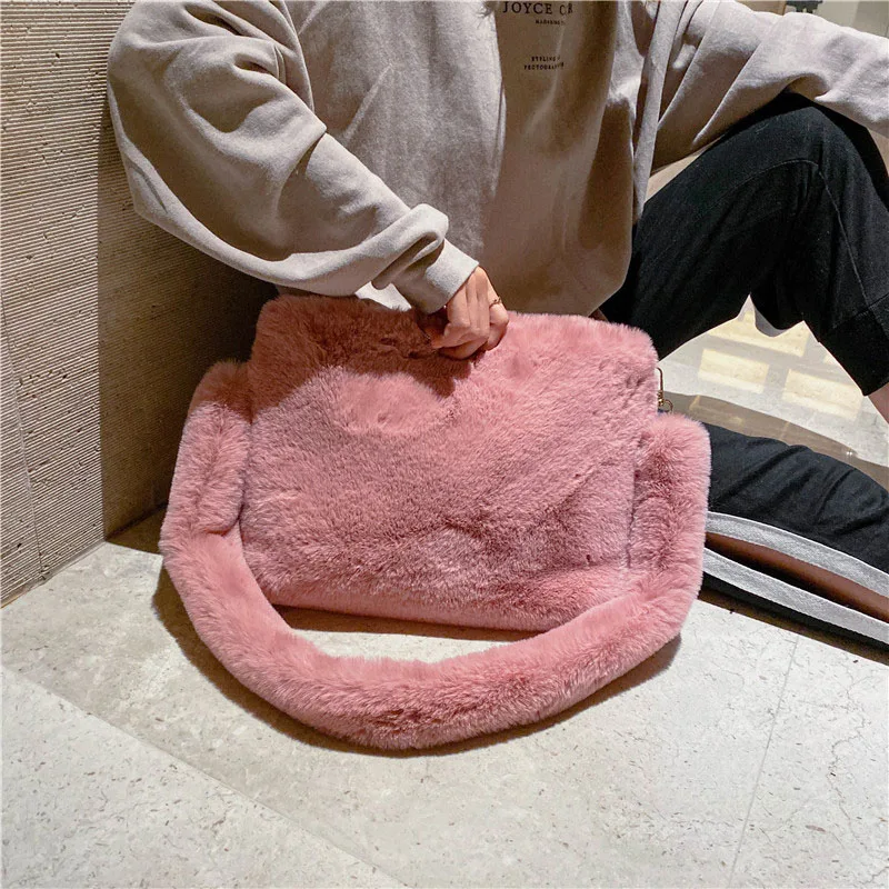 

Winter Plush Shoulder Bags For Women 2019 Faux Fur Crossbody Bag Solid Color Warm Messenger Bag Bolsa Feminina