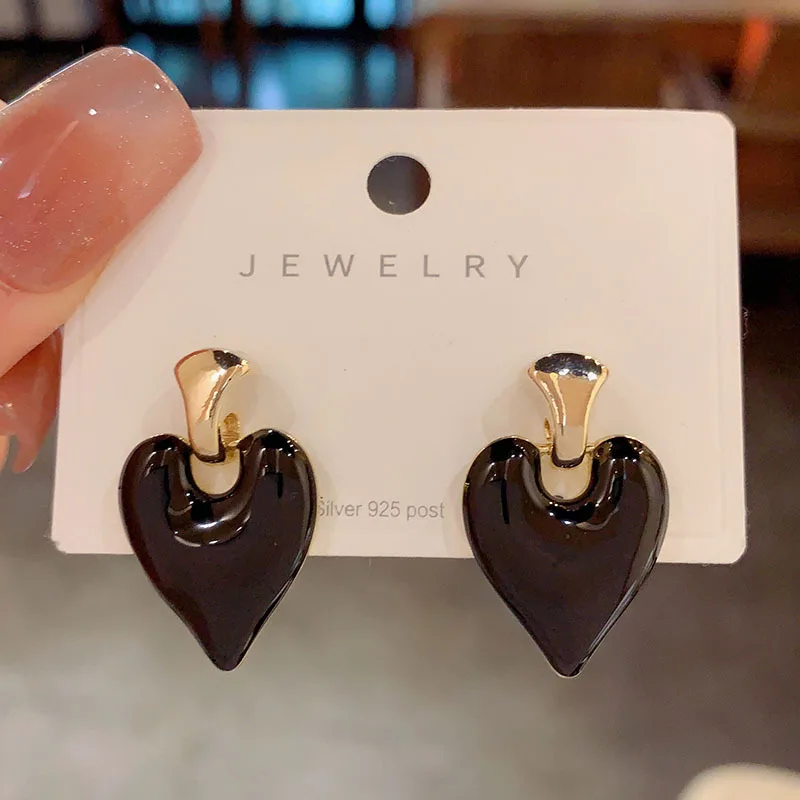 

Minimalist Heart shaped Earrings 2023 New Trendy High end 925 Silver Needle Earrings for Women