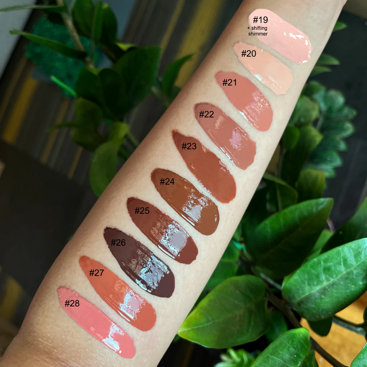 China Wholesale No Logo Popular Vegan Lip Gloss Best Quality Pink Red Nude Clear Lip Gloss