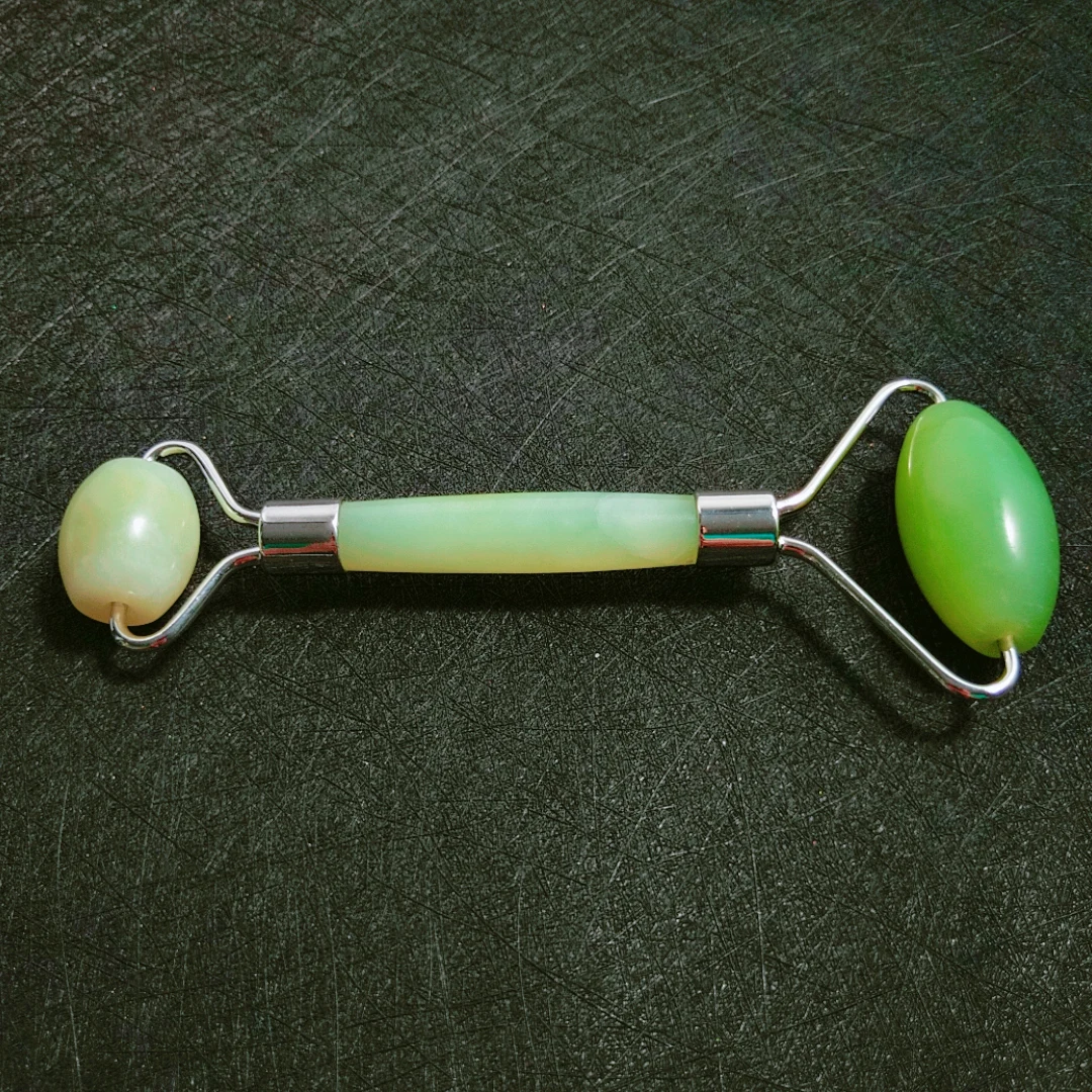 

Premium Authentic xiuyan jade Jade Stone (Jade Roller&Guasha Set)