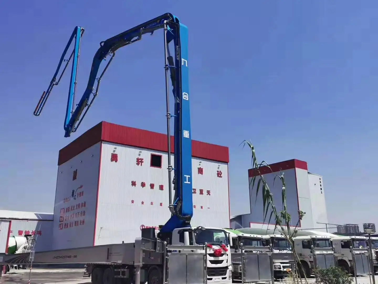 New Condition Concrete Boom Pump 30 33 35 37 42 48 56 63 Meters Howo/daimler/isuzu Concrete Pump