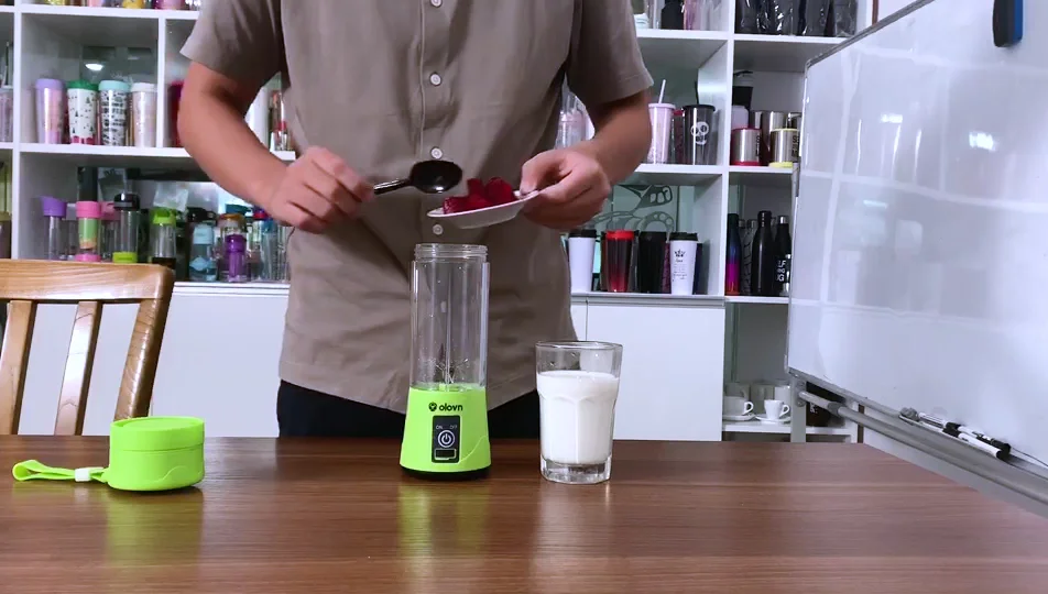 Wholesale Fruit Personal Office Electric Blender Mixer Juicer