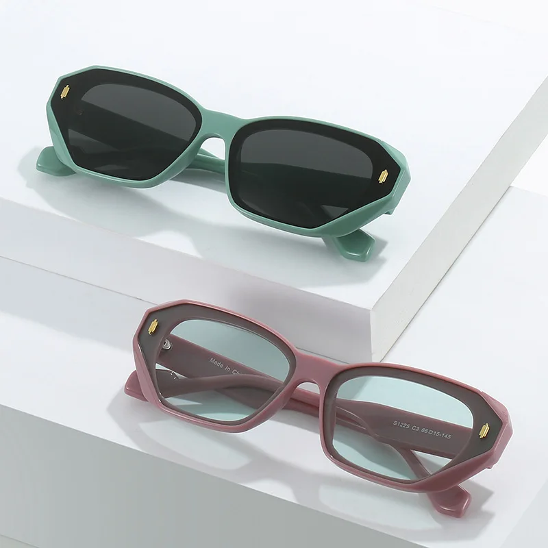 

LBAshades 2023 Fashion sunglasses women's trendy small square frame rice nail sunglasses shades wholesale
