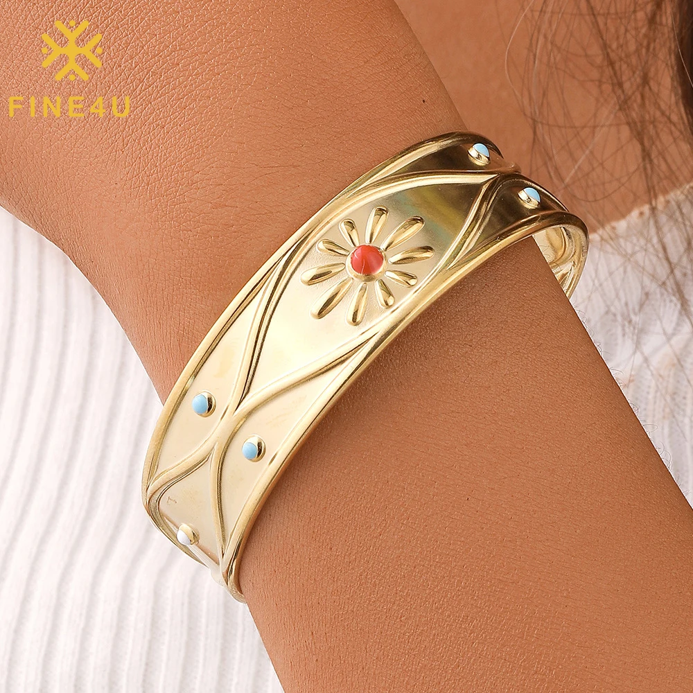 

Non Tarnish Stainless Steel Gold Embossed Flower Wide Cuff Chunky Bracelet Fashion Jewelry Bangle