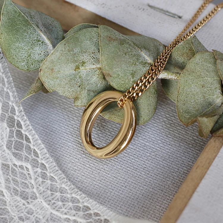 

Gold Plated Stainless Steel Minimalist Jewelry Thick Circle Letter O Shape Pendant Necklaces for Women