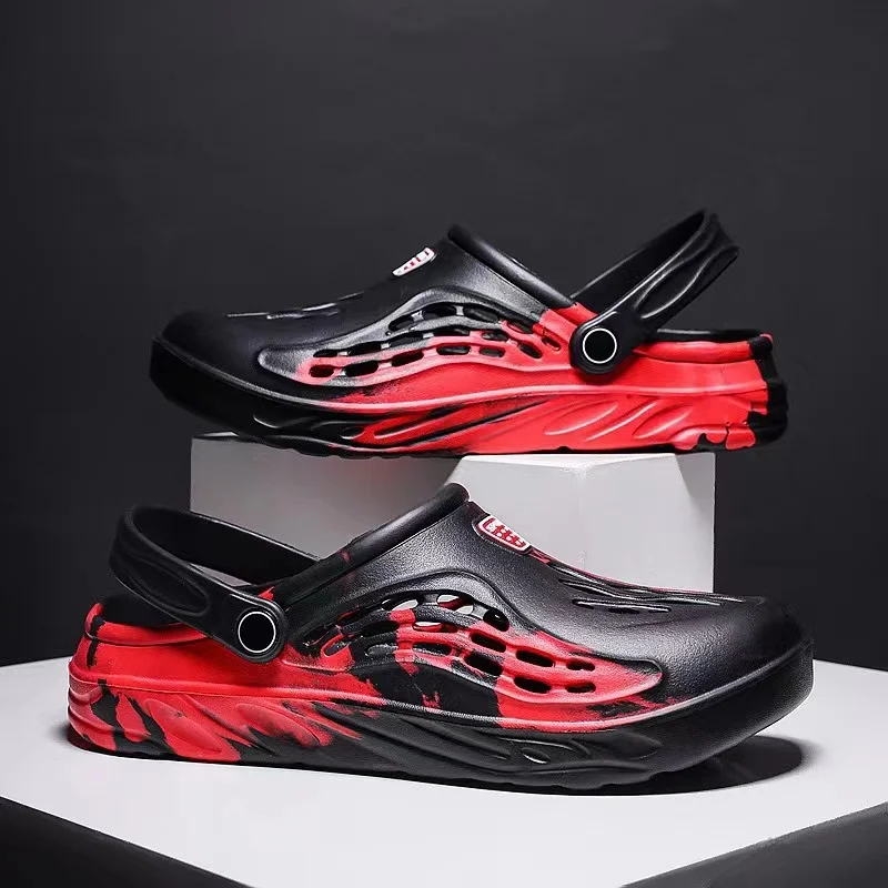 

2022 summer outdoor hole shoes trend sandals and slippers beach shoes men, Picture