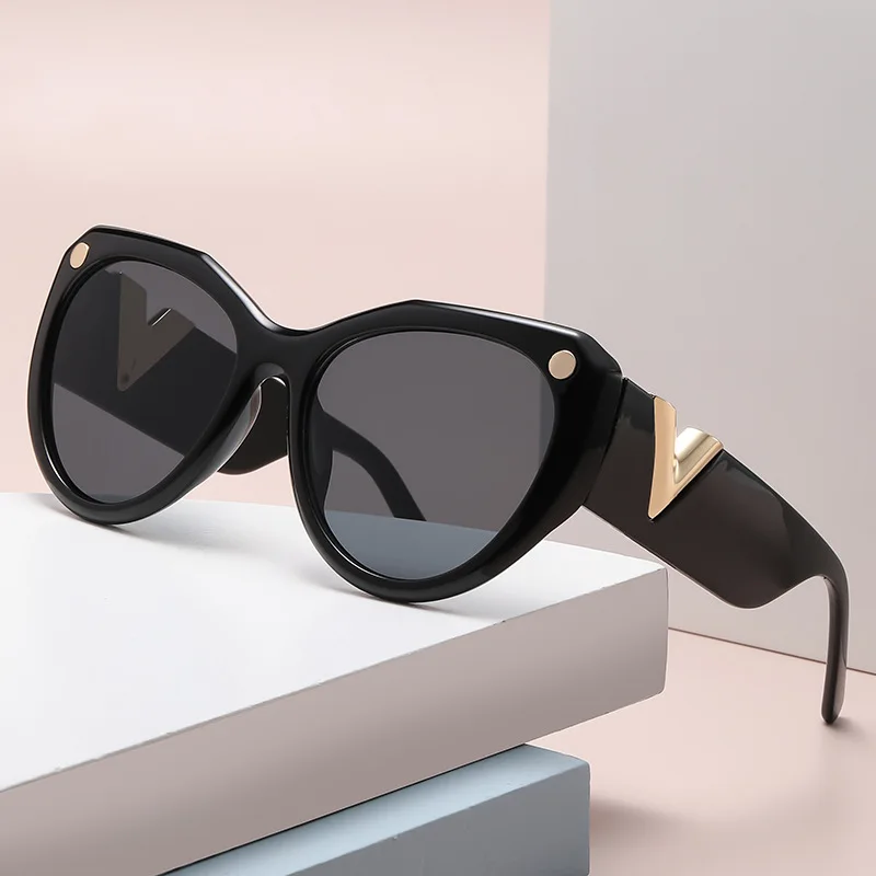 

L2961 Hot Sale Fashion Rivet Decoration Big Frame Sunglasses 2022 Female V-logo Black Cat Eye Sun Glasses Men