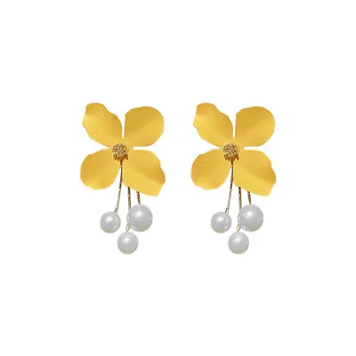 

New arrival hot sale fashion flower pearl earrings pendant simple yellow earrings, As pic