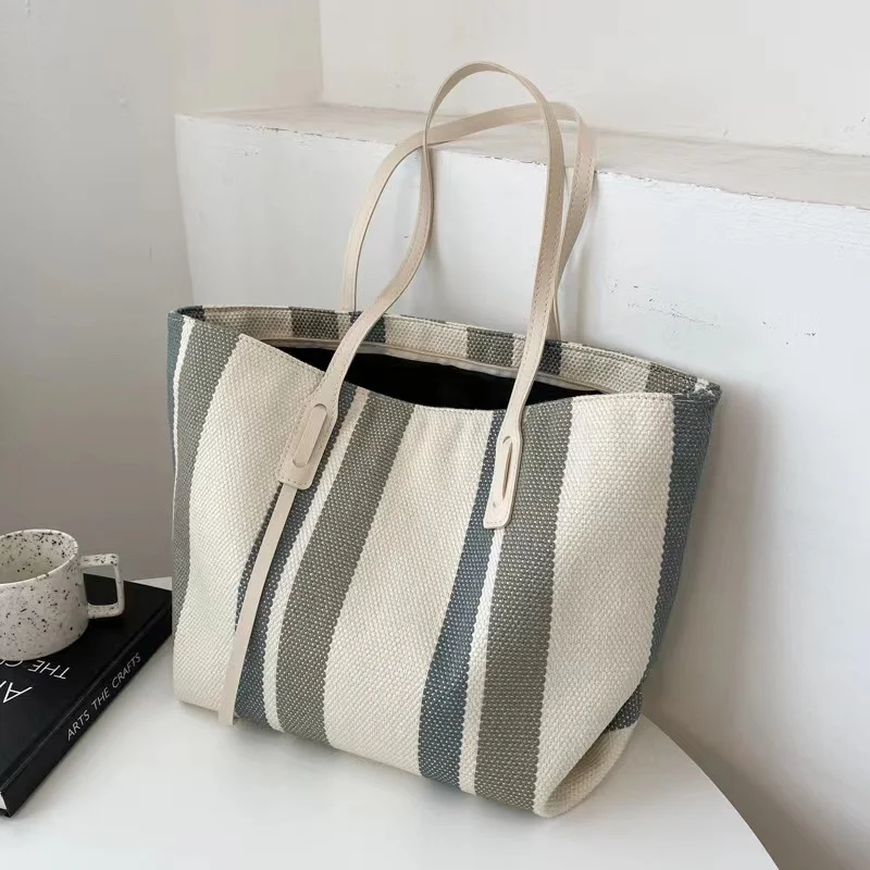 

Women's 2021 new handbag Simple vertical stripe casual tote bag fashion