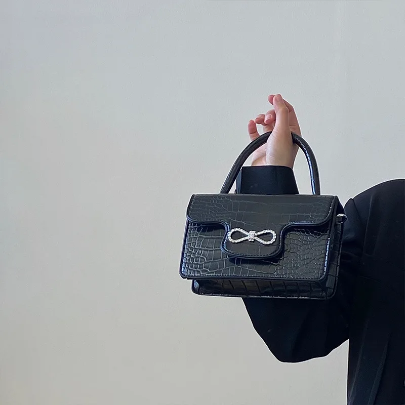 

2021 Designer Bow Alligator Chain Lady Crossbody Bag Small Square Bags Pu Leather Trendy Handbags, Customizable