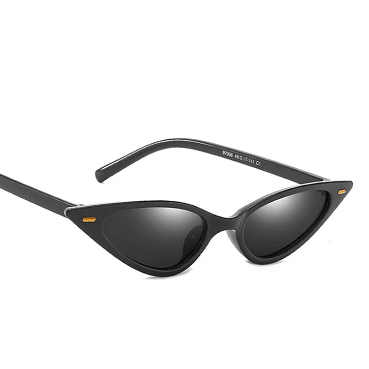 

New hot sell Eyewear 2021 Fashion Leopard eye Sunglasses 2021 Trend Women Small Triangle Rivet Eye Sunglasses