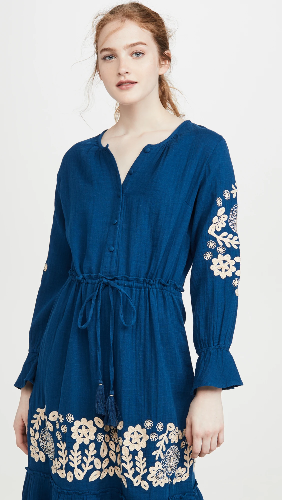 长袖人造丝刺绣时尚连衣裙