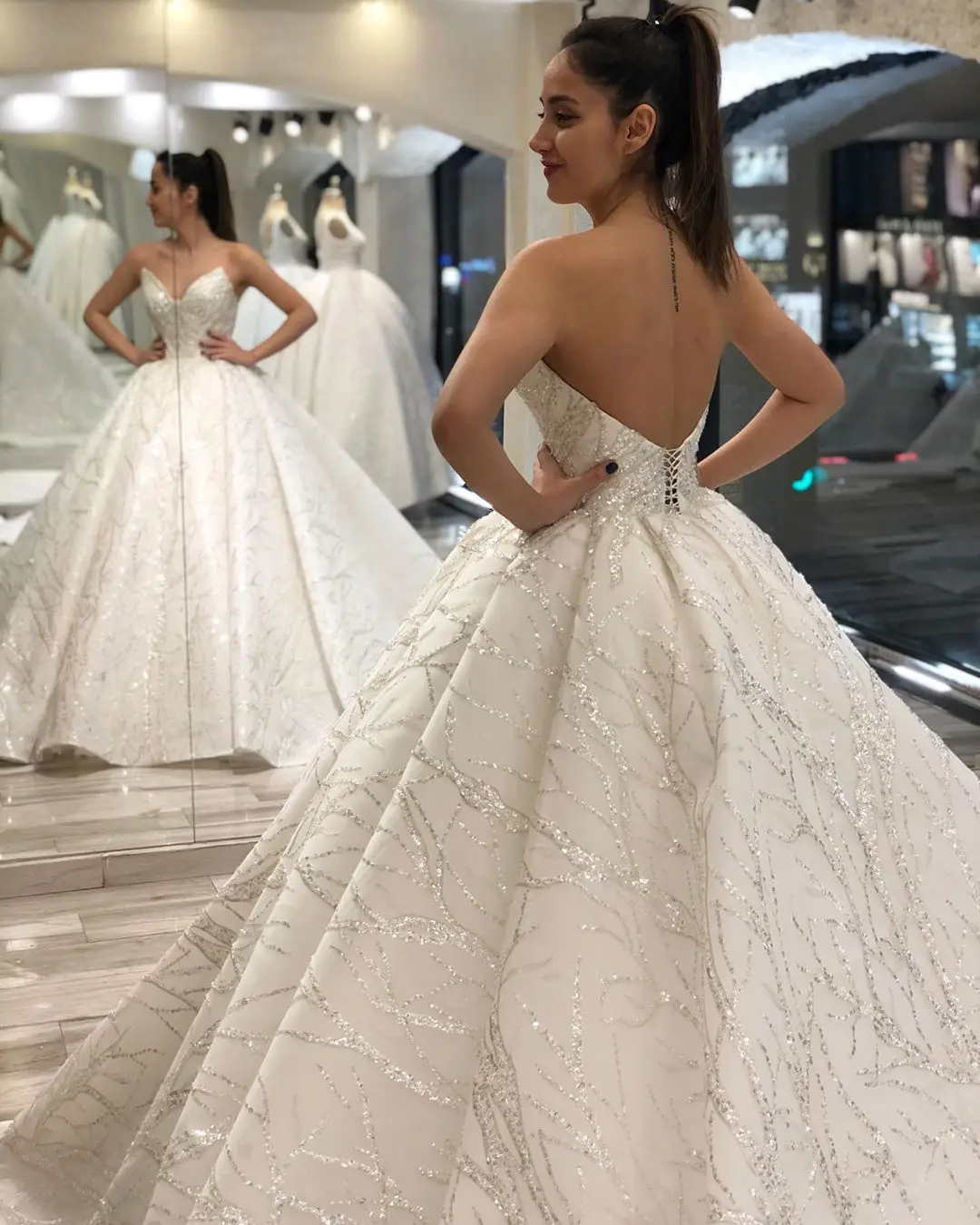 2020 Luxury Shiny Ball Gown Wedding Dresses Made In China