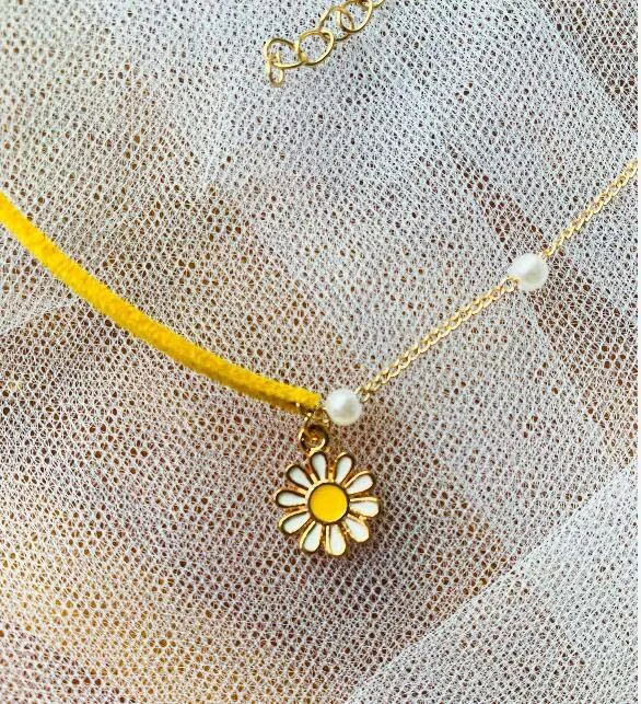 

Little Daisy Pendant Yellow Patchwork Flower Neckchain Choker Collar Short Collar Chain Exquisite Necklace for Women