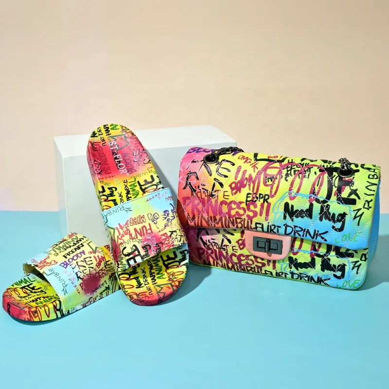 

Women Outdoor Sandals Color Graffiti Hand Bags With Color Graffiti Sandals And Purse Set Ladies Matching Slippers And Bags Set, 2 colors