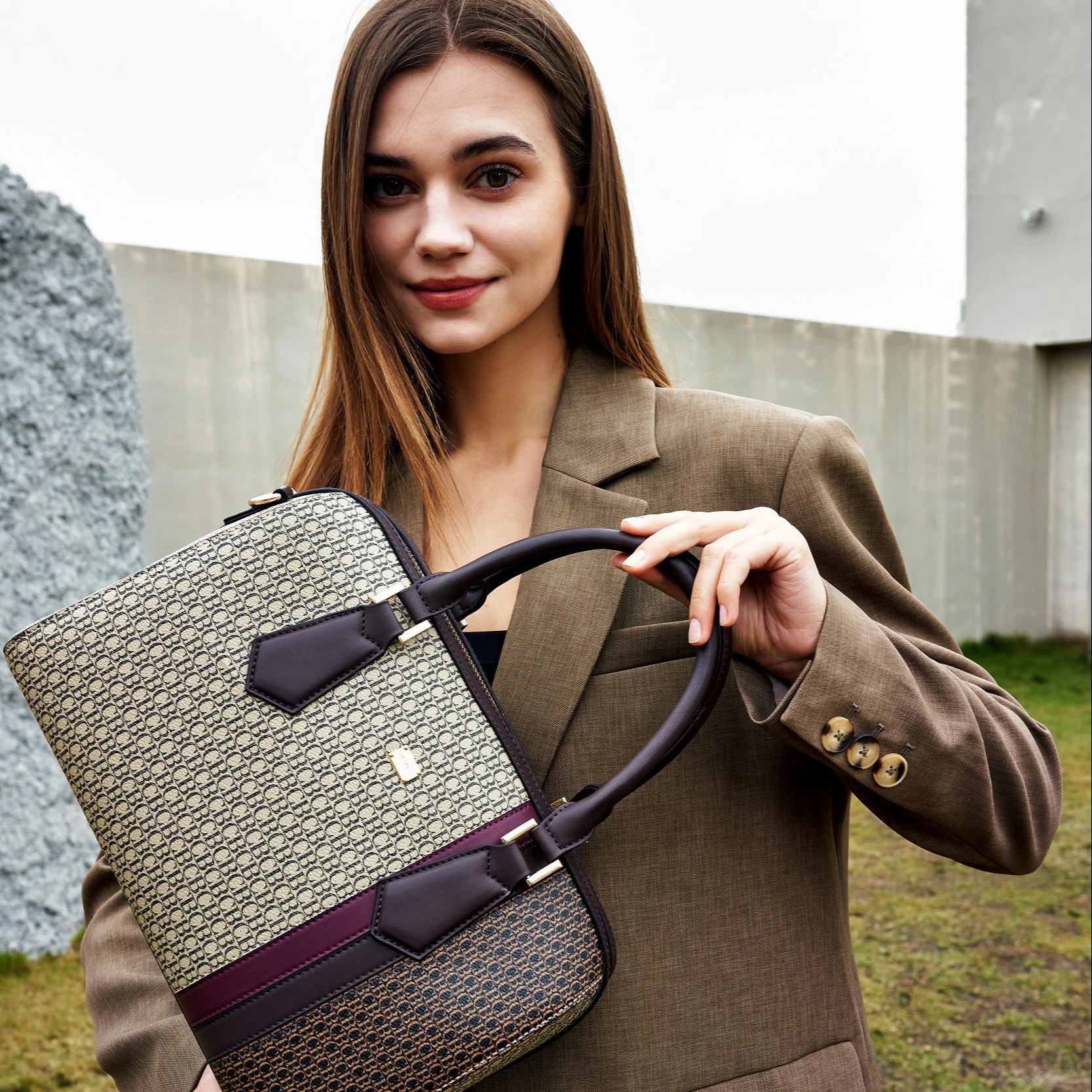 

Wholesale Manufacturer Custom Logo Fashion Trendy Pu Leather Ladies Shoulder Luxury Tote Bag letter duffle bags, Customized