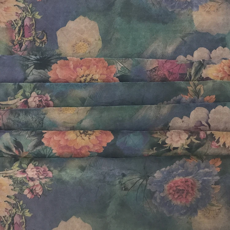 
A large number of wholesale factory direct summer clothing silk cotton spun clothes skirt printed fabric 