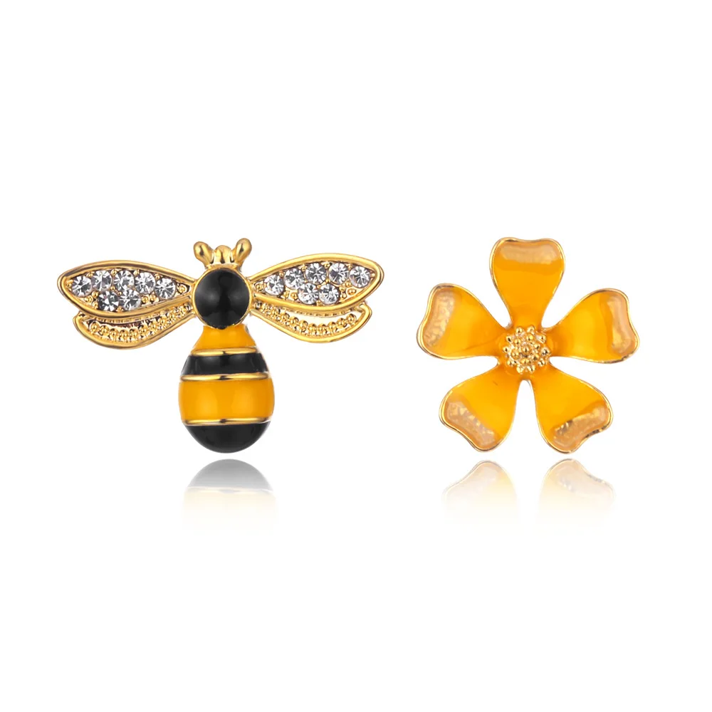 

JUHU New cute asymmetric bee and flower diamond-studded alloy ear buckle simple earrings classic metal alloy jewelry for women, Gold
