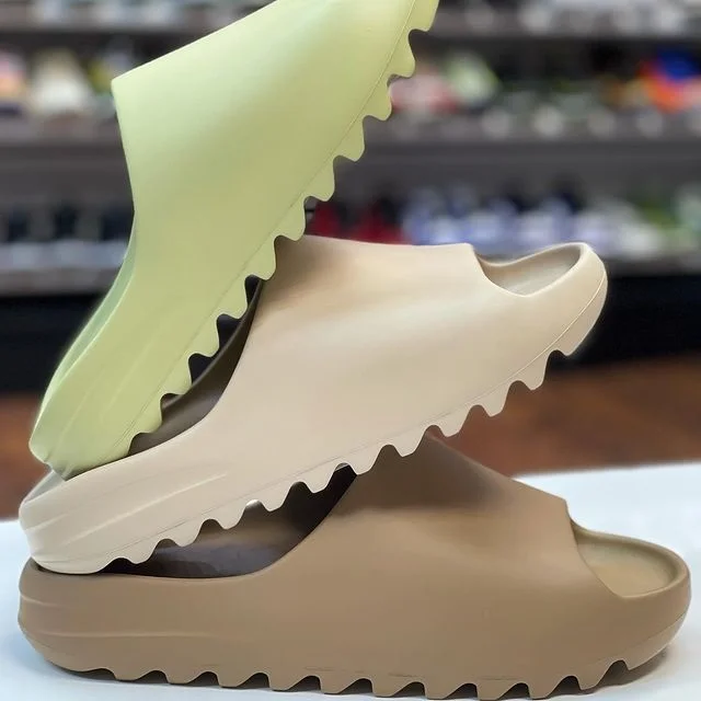 

2021 Brand Name Women Sandal Zapatillas Yeezy 450 Cloud White Factory Originals Cheap Slides Slipper For Woman And Man, All color available