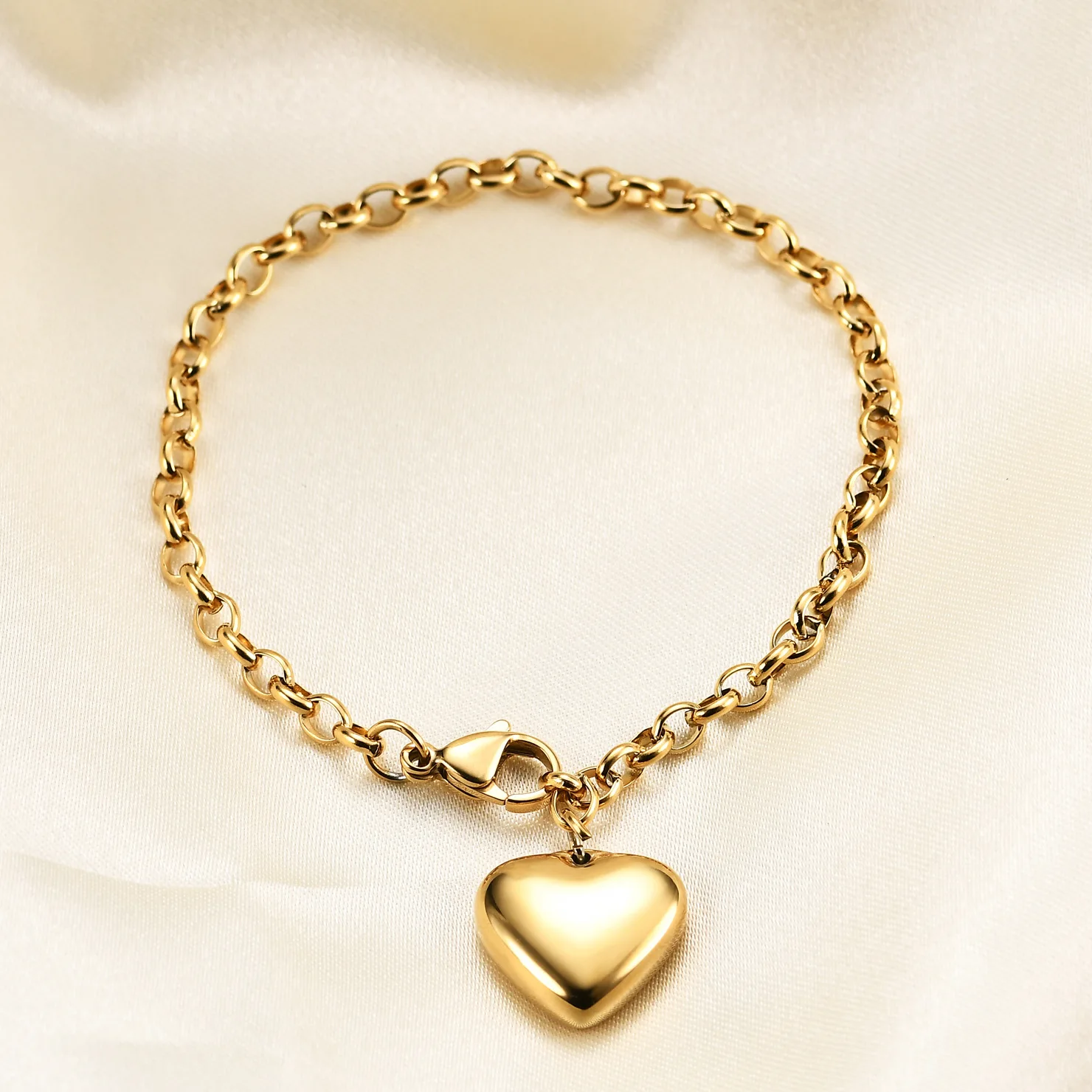

2022 Wholesale Lobster Clasp Adjustable Bracelet Stainless Steel Bracelet Jewelry Romantic Heart Bracelet for Women Girls