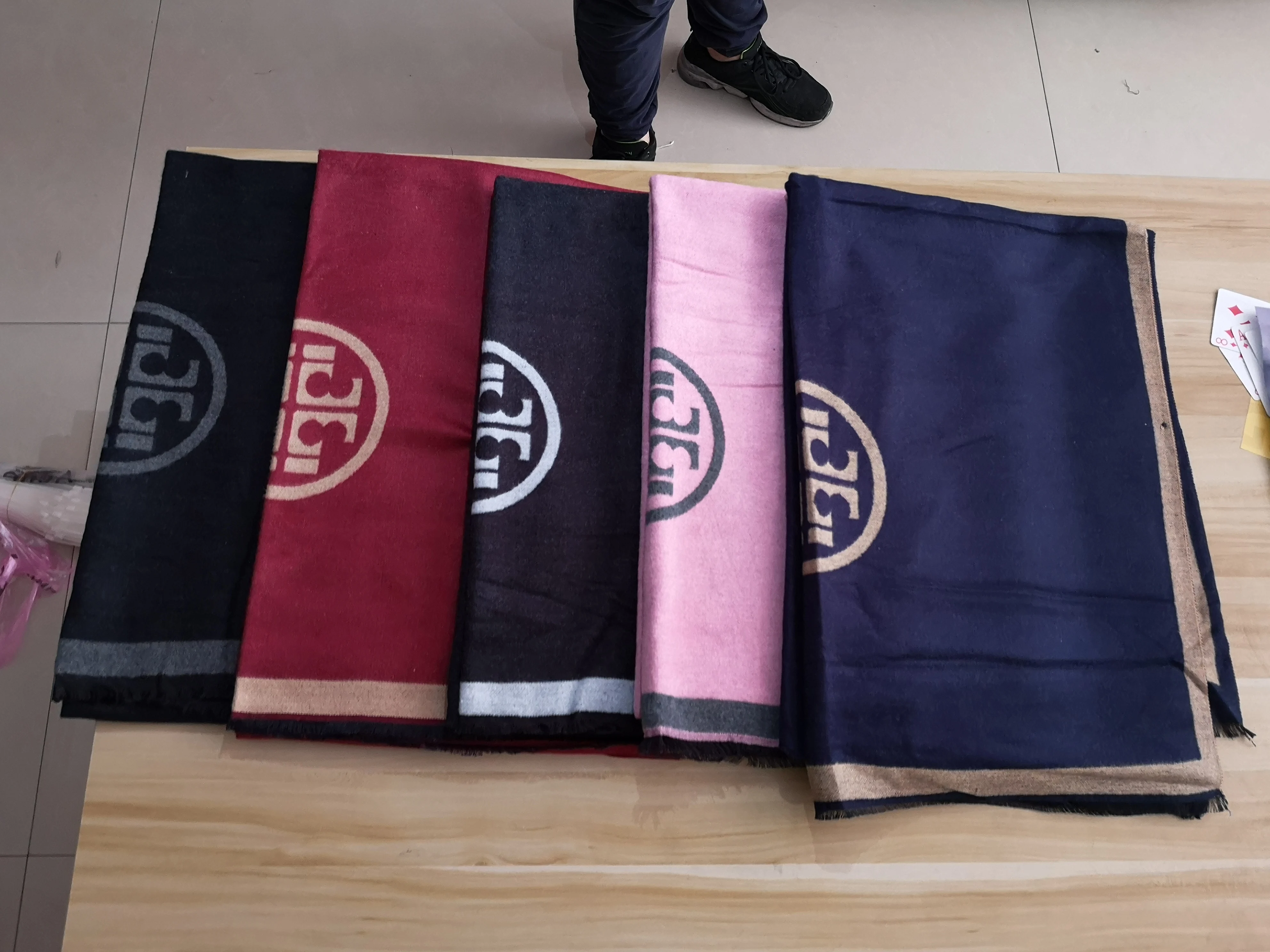 
Winter New Europe And America Wild Word Cashmere Scarf Ladies Long Section Dual-Use Warm Thick Winter Shawl 