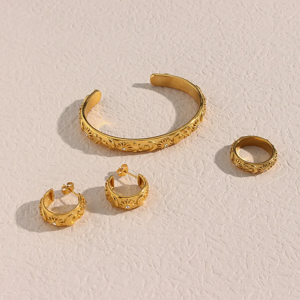 Vintage Women's Stainless Steel Jewelry Set Sun Moon Star Engraved Cuff Bangle Bracelet Hoop Earring Ring for Weddings Parties