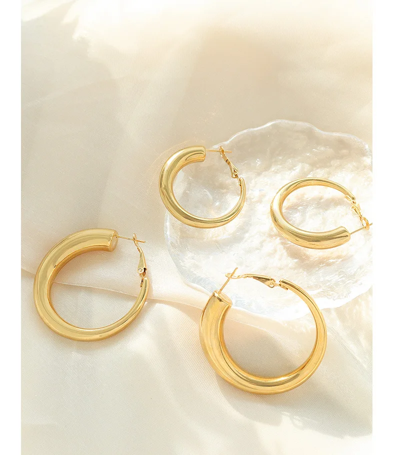 

Fashion Minimal classic gold triple hoop earrings 18K gold plated Stainless Steel Hollow Square Oval Hoop earrings, Gold/silver/rose gold